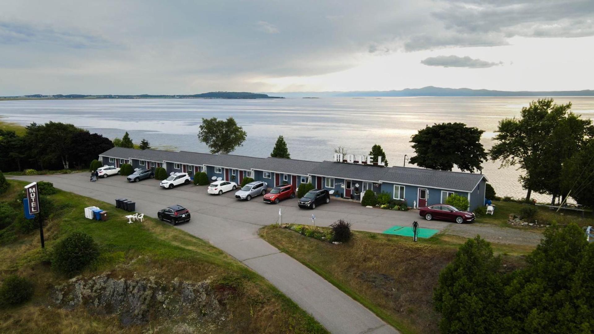Motel Cap Blanc Камураска Екстериор снимка