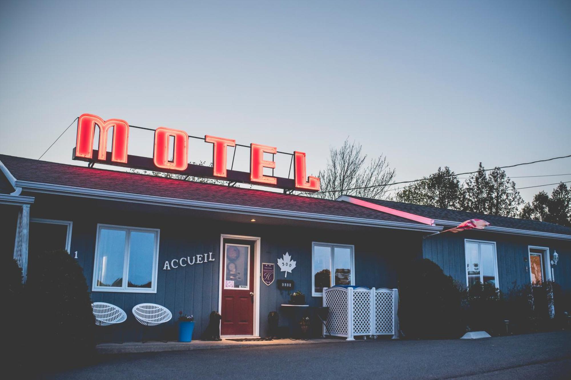 Motel Cap Blanc Камураска Екстериор снимка